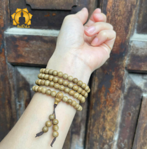 Vòng trầm hương 108 hạt rừng thiên nhiên